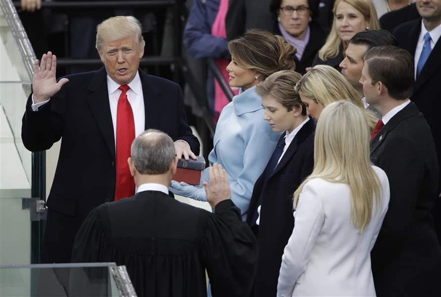zaptopix-trump-inauguration-donald-trump-is-sworn-in